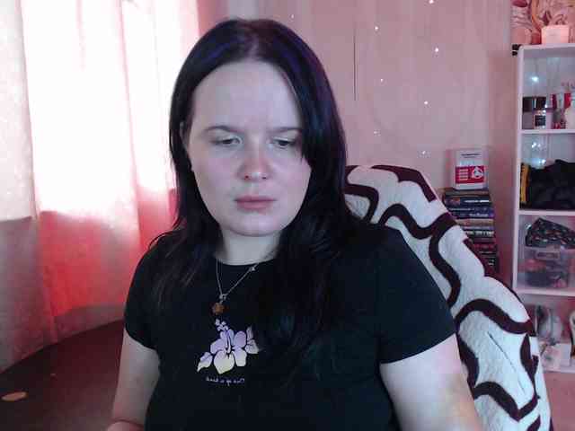 Lizzi-Peach webcam