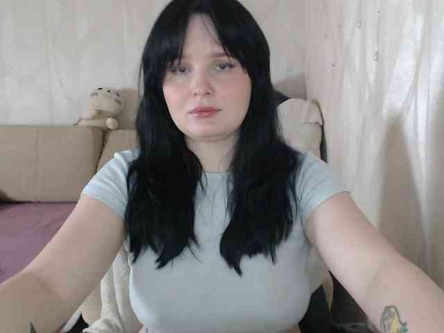 Lizzi-Peach Live Webcam on BongaCams