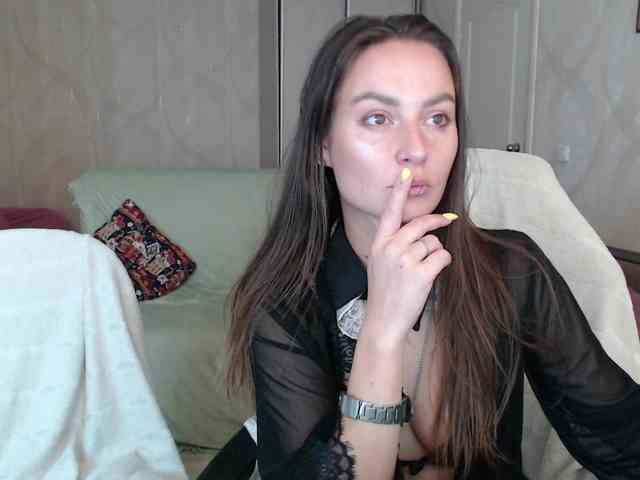 Lizzi-Peach webcam
