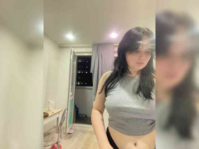 Lizzi-Peach webcam