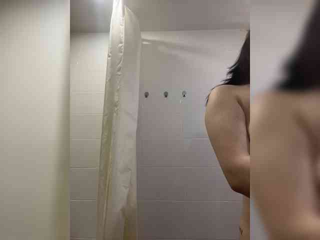 Lizzi-Peach webcam