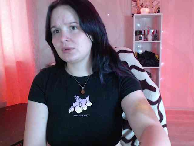 Lizzi-Peach webcam