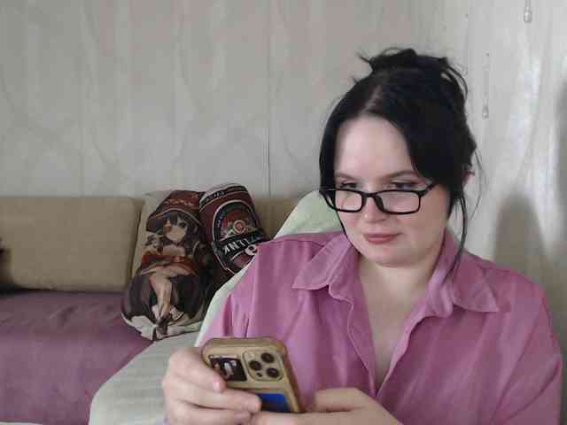 Lizzi-Peach webcam