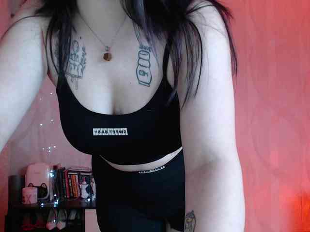 Lizzi-Peach webcam