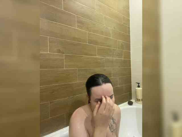 Lizzi-Peach webcam