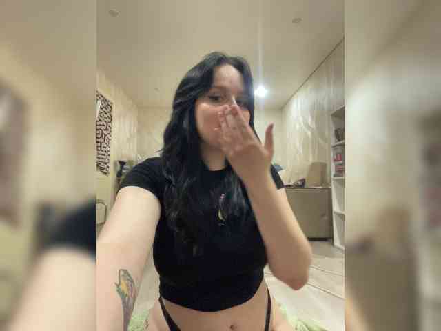 Lizzi-Peach webcam