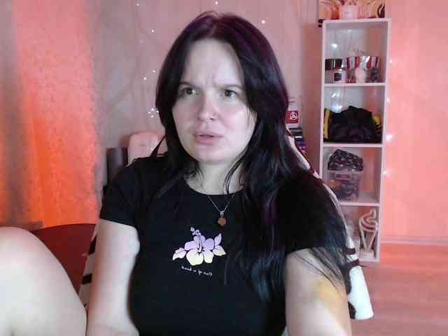 Lizzi-Peach webcam