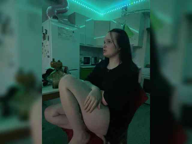 Lizzi-Peach webcam