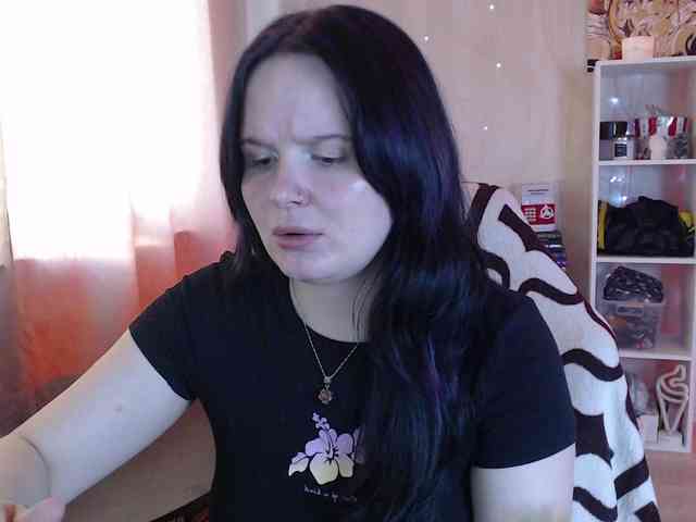 Lizzi-Peach webcam