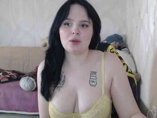 Lizzi-Peach webcam