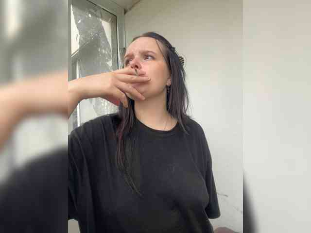 Lizzi-Peach webcam