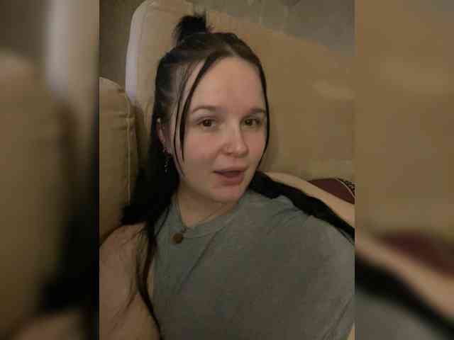 Lizzi-Peach webcam