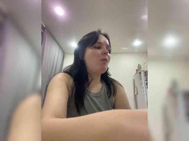 Lizzi-Peach webcam
