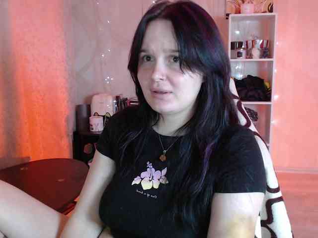Lizzi-Peach webcam