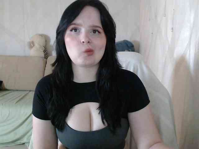 Lizzi-Peach webcam