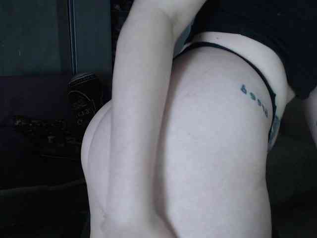 Lizzi-Peach webcam