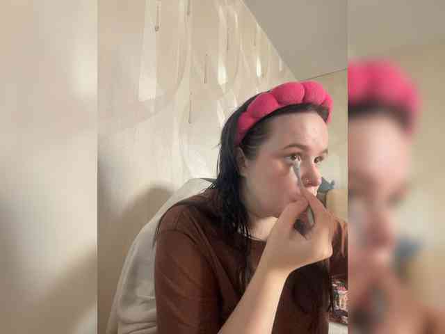Lizzi-Peach webcam