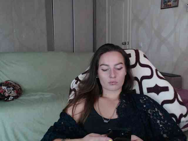 Lizzi-Peach Sex Cam Show