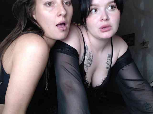 Lizzi-Peach Sex Cam Show