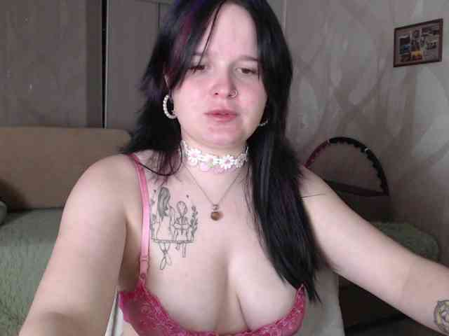 Lizzi-Peach webcam