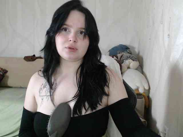 Lizzi-Peach webcam