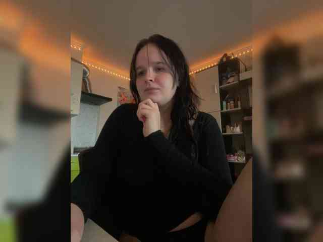 Lizzi-Peach webcam