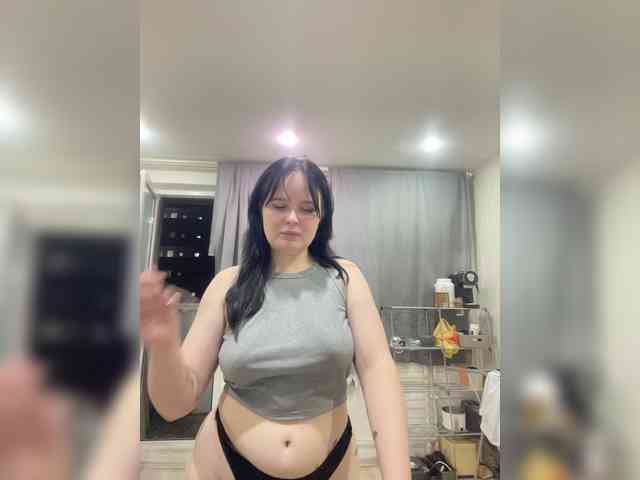 Lizzi-Peach webcam