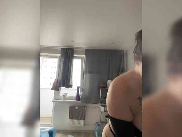 Lizzi-Peach webcam