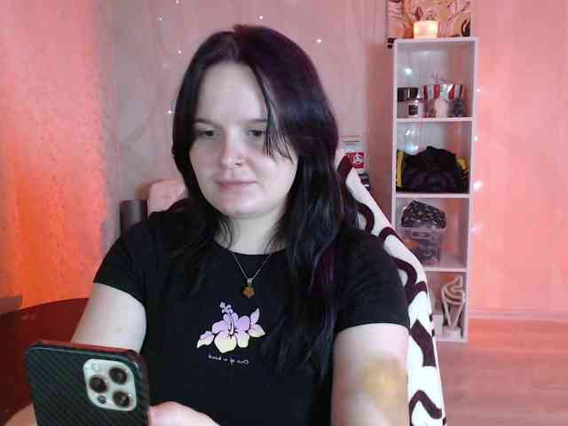 Lizzi-Peach webcam