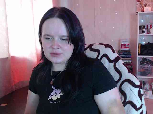 Lizzi-Peach webcam