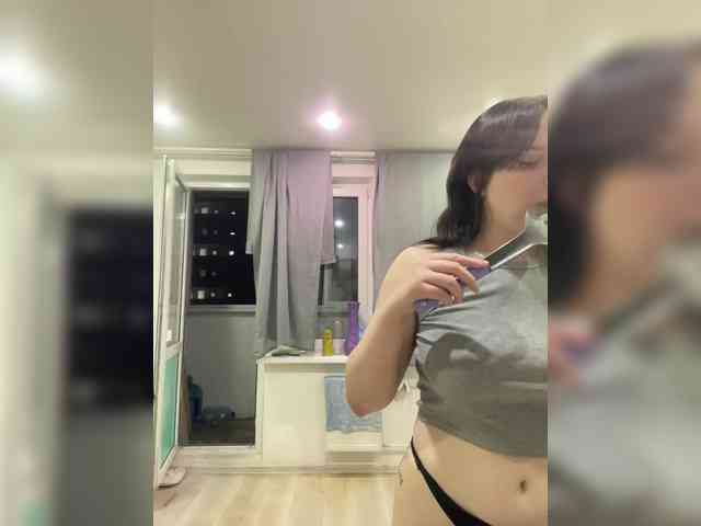 Lizzi-Peach webcam
