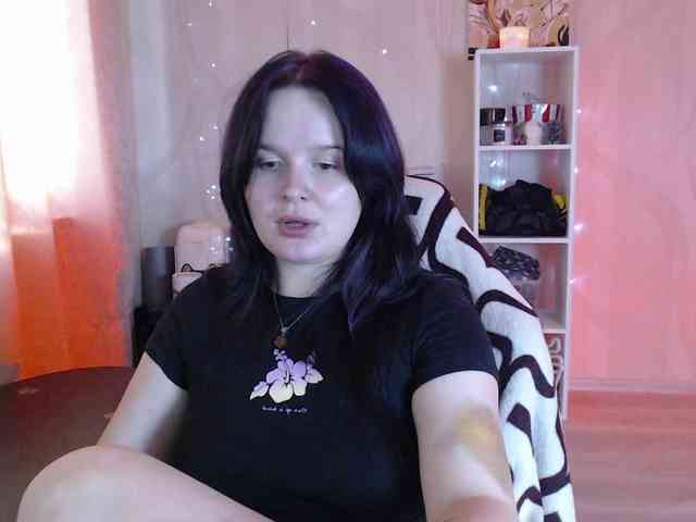 Lizzi-Peach webcam