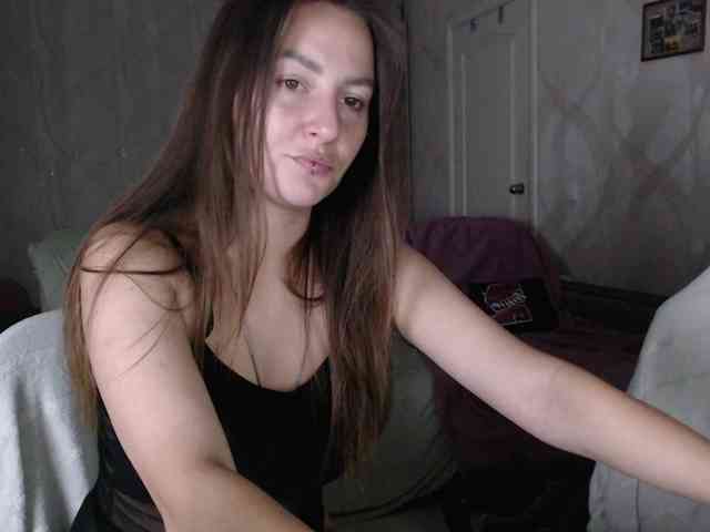 Lizzi-Peach Sex Cam Show