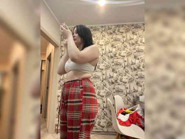 Lizzi-Peach webcam