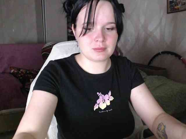 Lizzi-Peach webcam