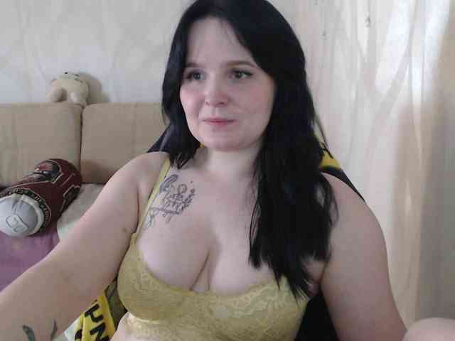 Lizzi-Peach webcam