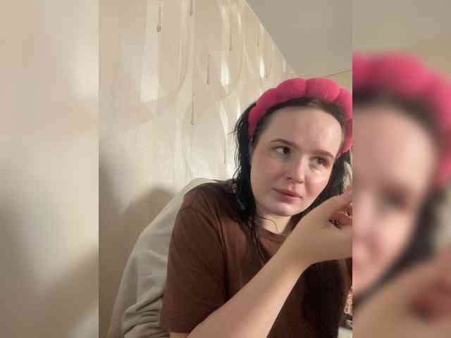 Lizzi-Peach webcam