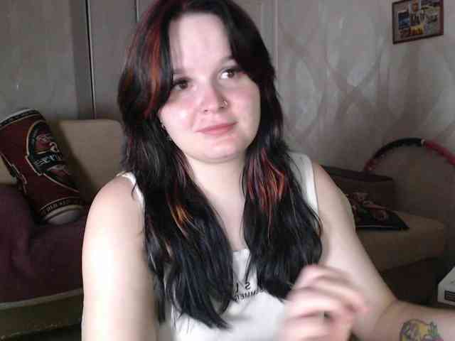 Lizzi-Peach webcam