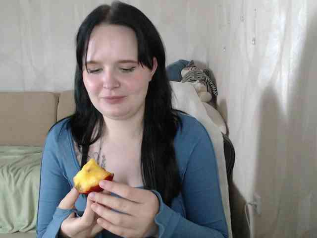 Lizzi-Peach webcam