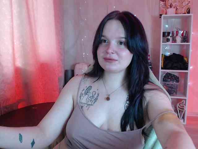 Lizzi-Peach webcam