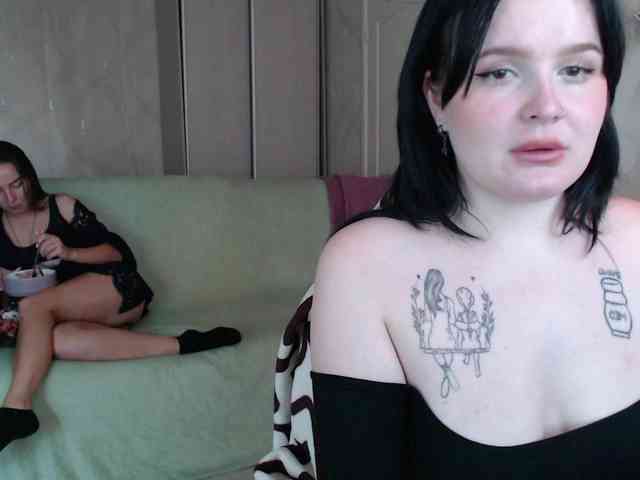 Lizzi-Peach Sex Cam Show