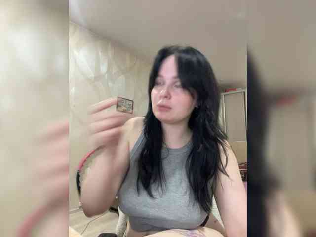 Lizzi-Peach webcam