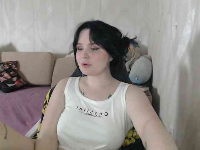 Lizzi-Peach webcam
