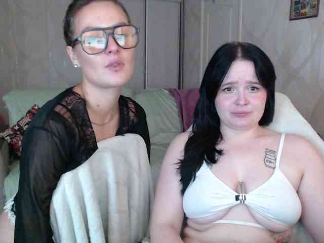 Lizzi-Peach webcam