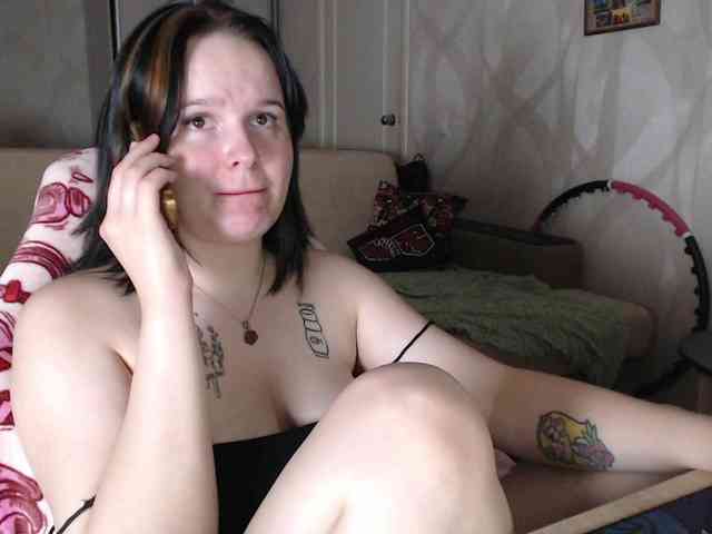 Lizzi-Peach webcam