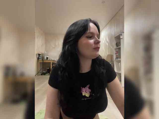 Lizzi-Peach webcam
