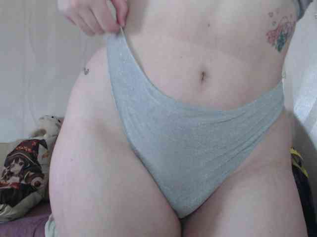 Lizzi-Peach webcam