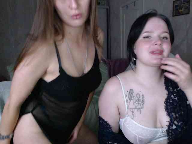 Lizzi-Peach webcam
