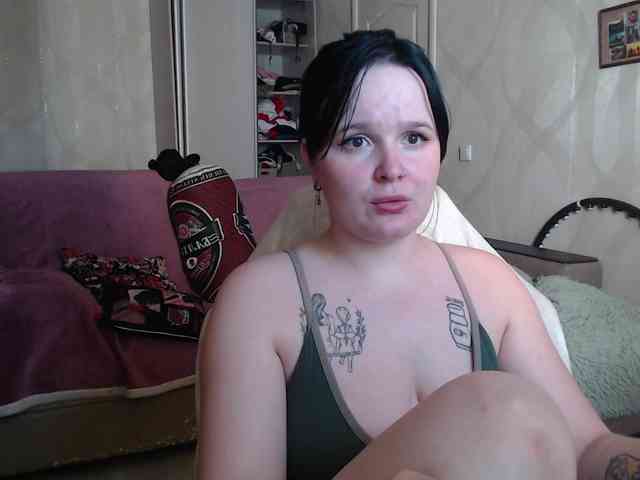 Lizzi-Peach webcam
