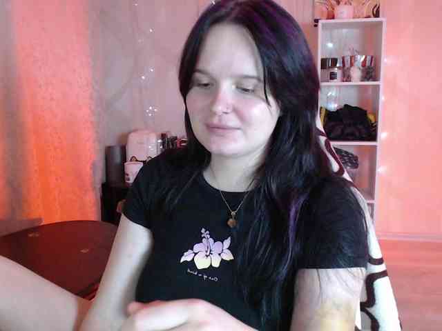 Lizzi-Peach webcam